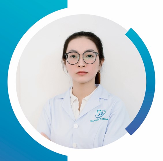 Bác sĩ Quyên tại Nha khoa Quốc tế American Hạ Long